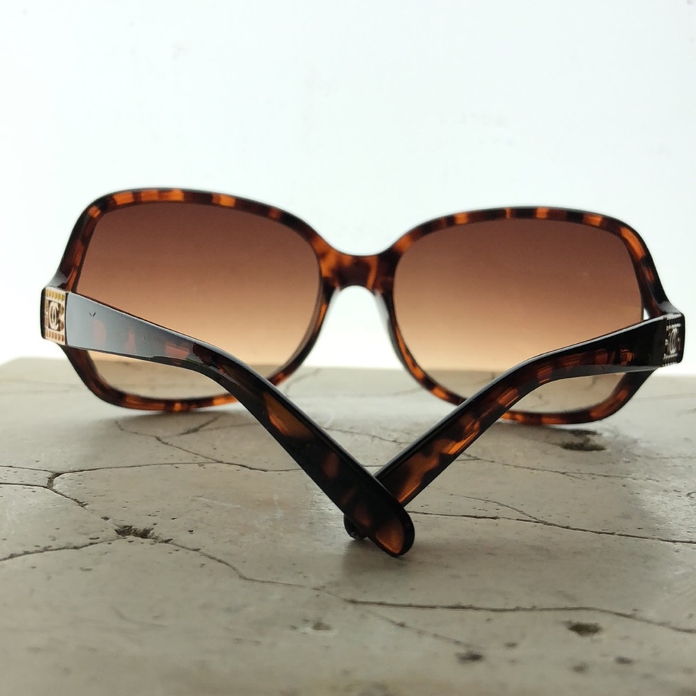 Oleg Cassini Huge Round Tortoise Shell Frame Medi… - image 4